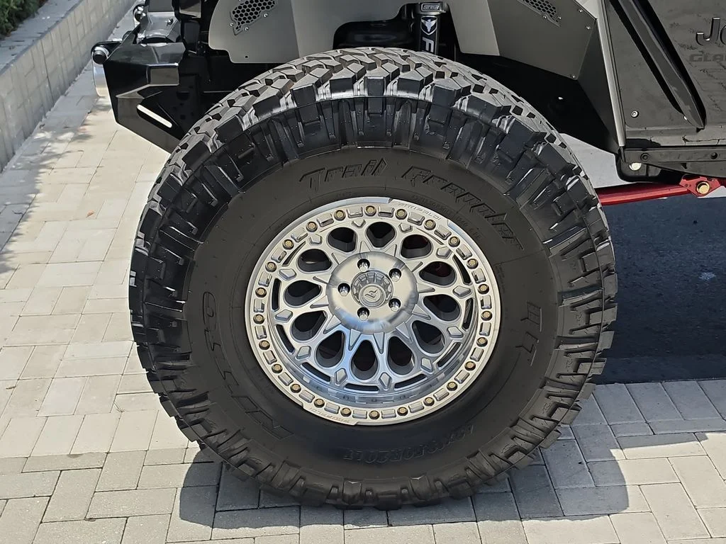 Used 2022 Black Jeep Sport image 10