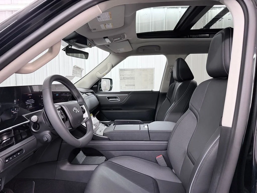 Used 2026 Black INFINITI LUXE image 11