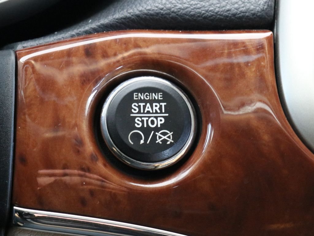 Used 2011 Gray Jeep Limited image 20