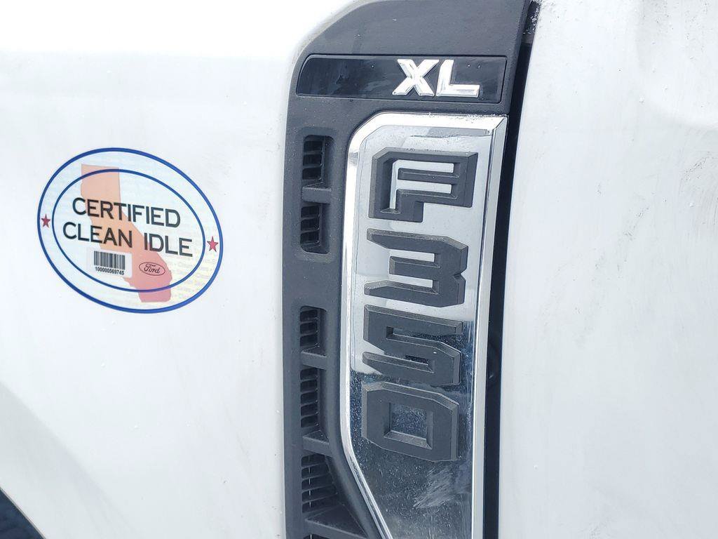 New 2025 Oxford White Ford F-350® XL image 29