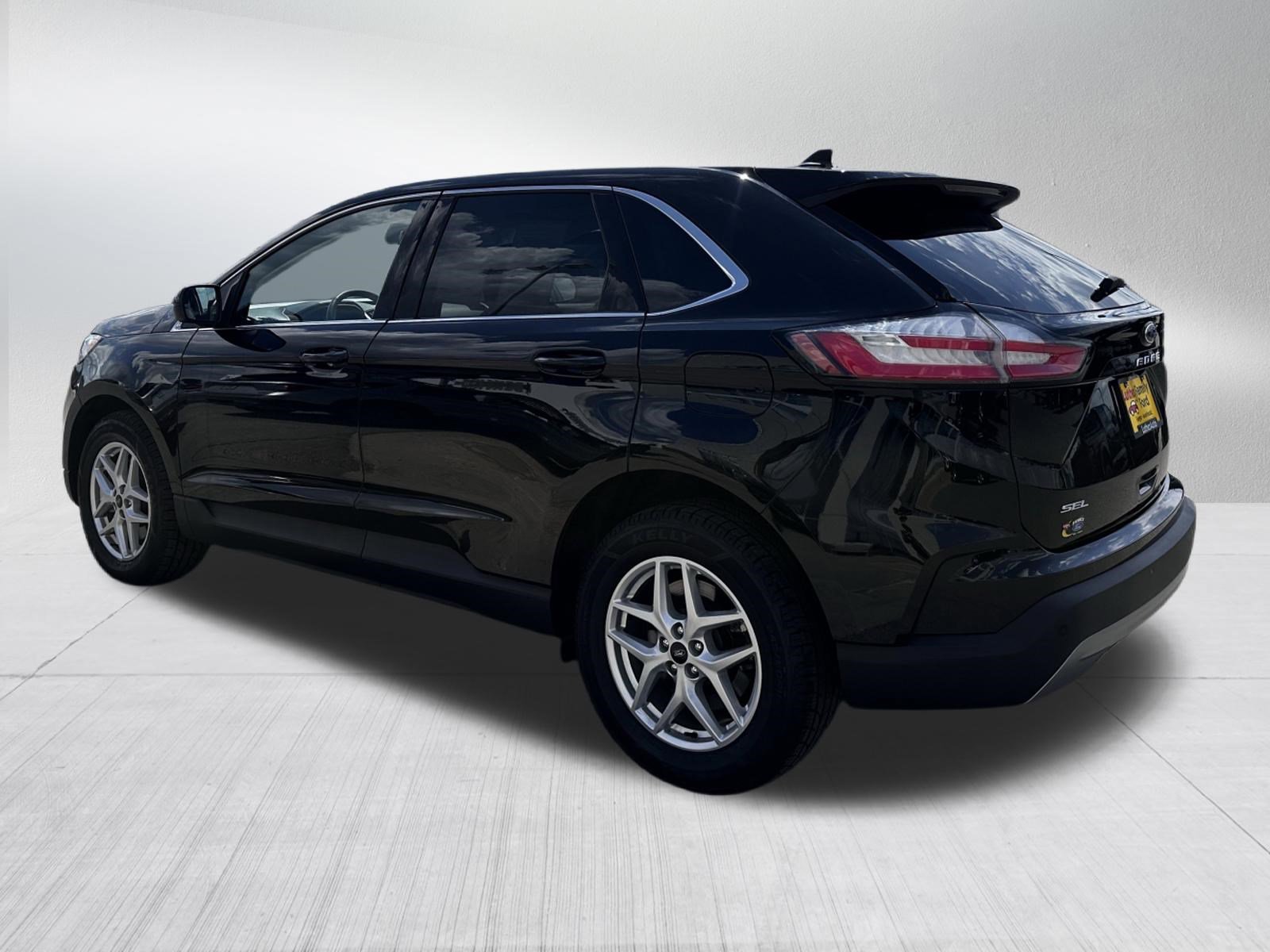 Certified Used 2024 Agate Black Metallic Ford SEL image 5