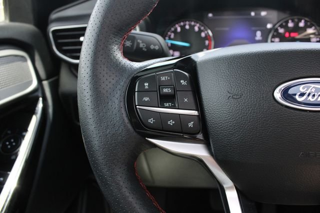 Used 2023 Gray Ford ST-Line image 13