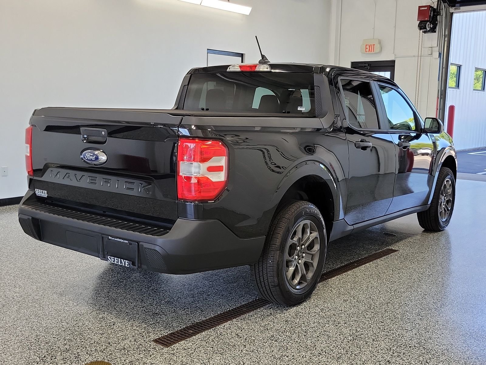 Certified Used 2022 Black Ford XLT image 2