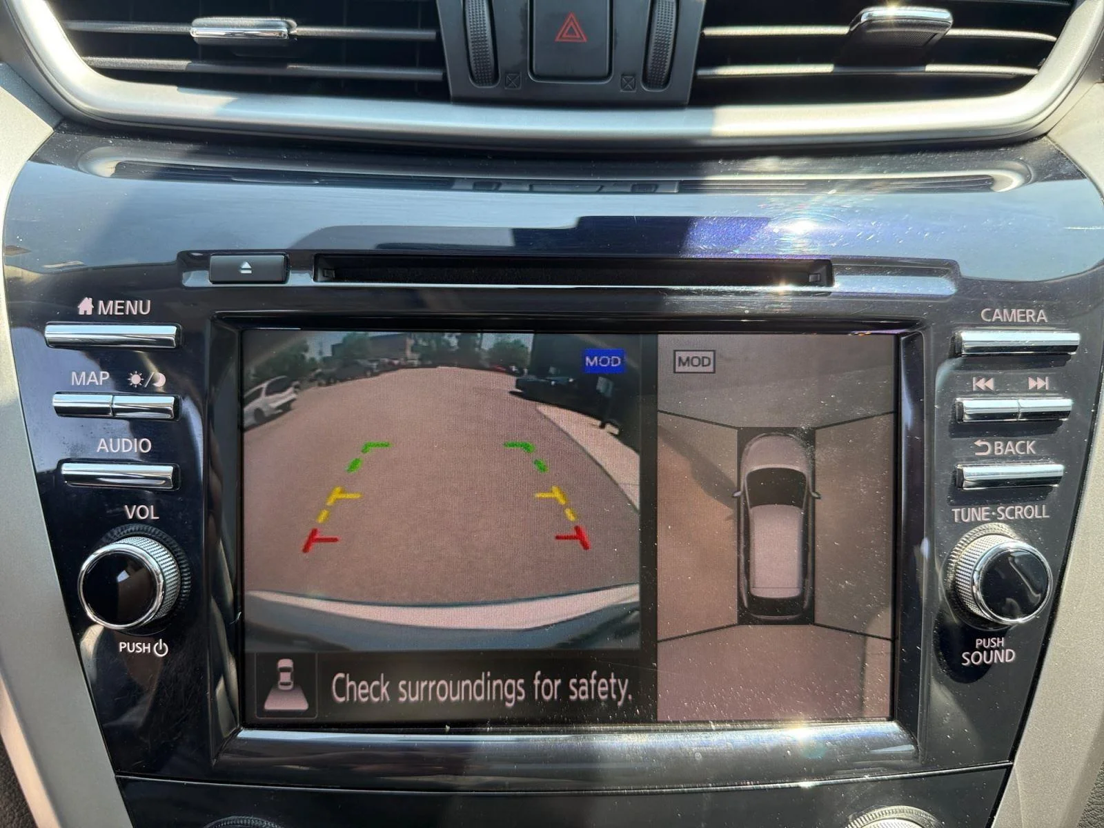 Used 2022 WHIE Nissan Platinum image 18