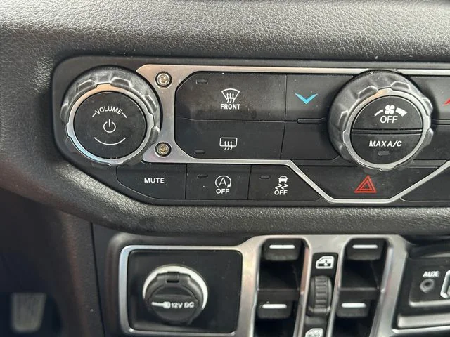 Used 2024 Red Jeep Sport S image 34