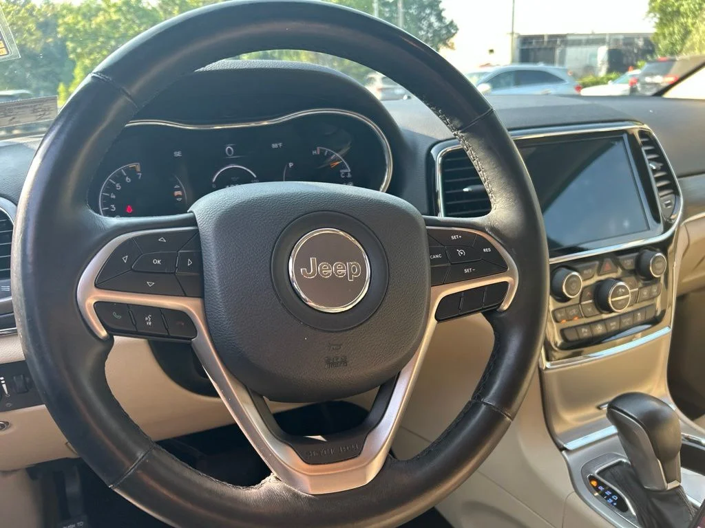 Used 2019 Red Jeep Limited image 12