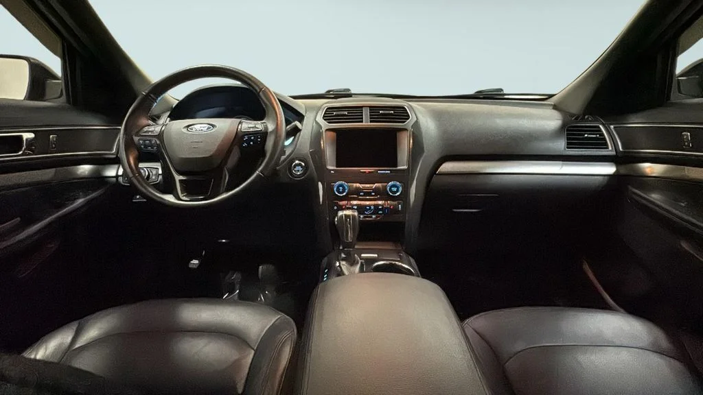 Used 2018 Red Ford XLT image 7