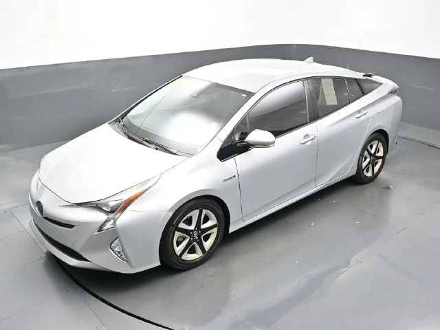 Used 2016 Silver Toyota Four Touring image 39