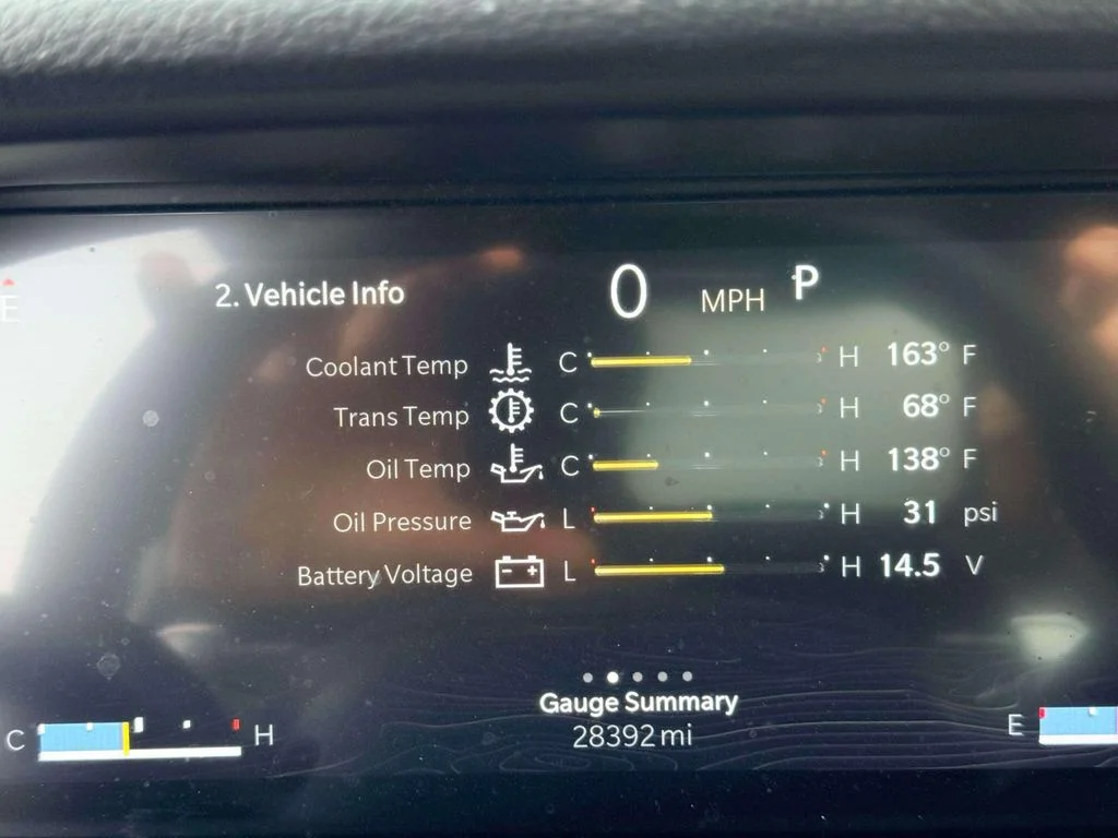 Used 2023 White/off-white Jeep Laredo image 20