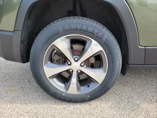 Used 2019 Green Jeep Limited image 5