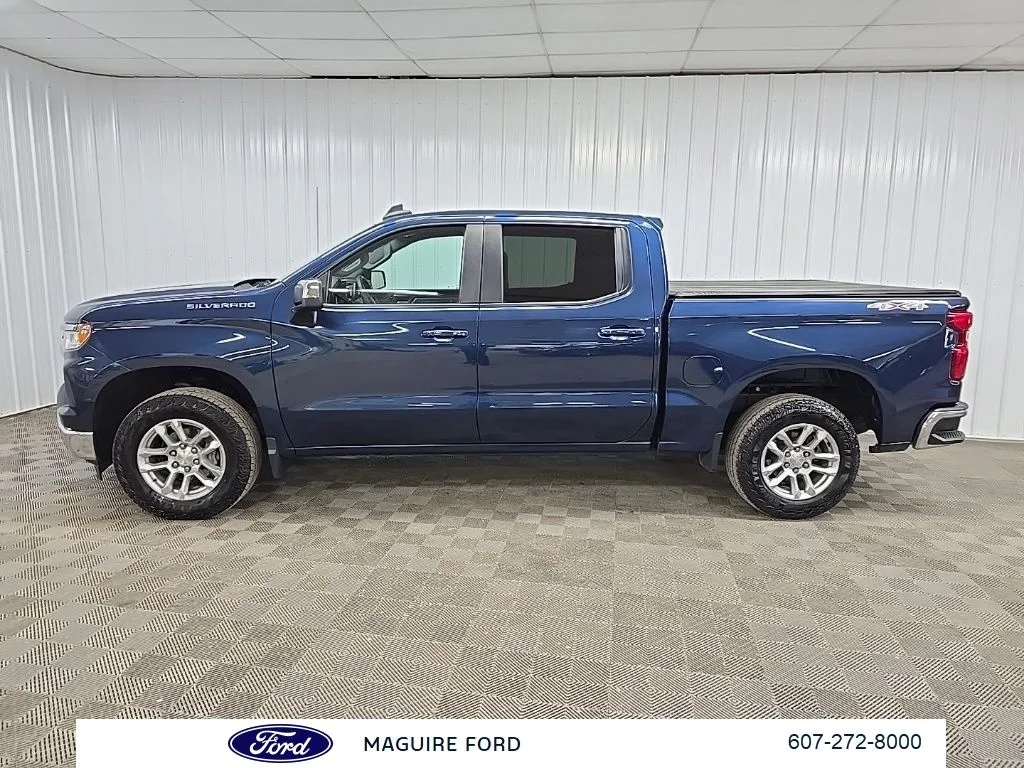 Used 2023 Blue Chevrolet LT image 6