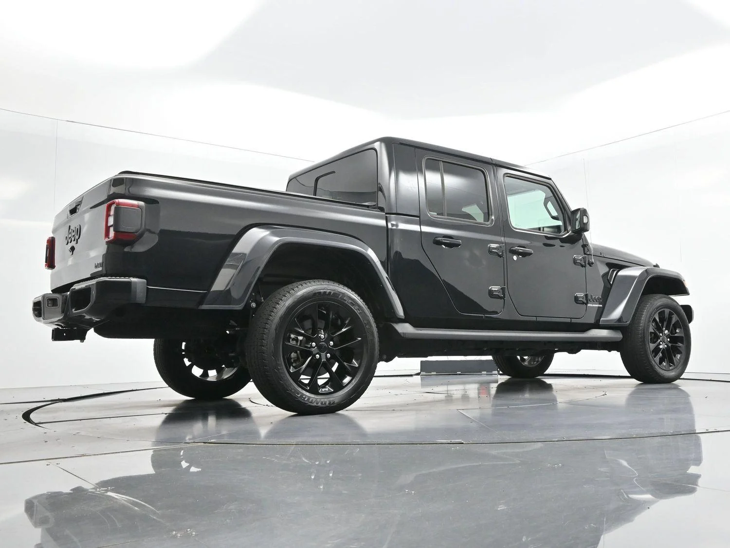 Used 2023 Black Clearcoat Jeep High Altitude image 46