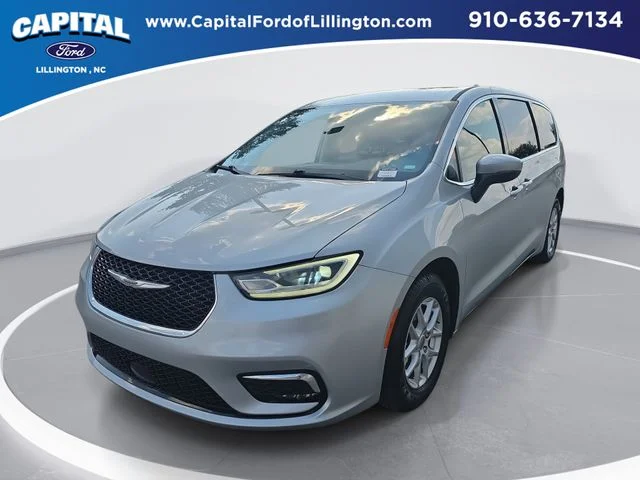 Used 2023 Silver Chrysler Touring L image 1