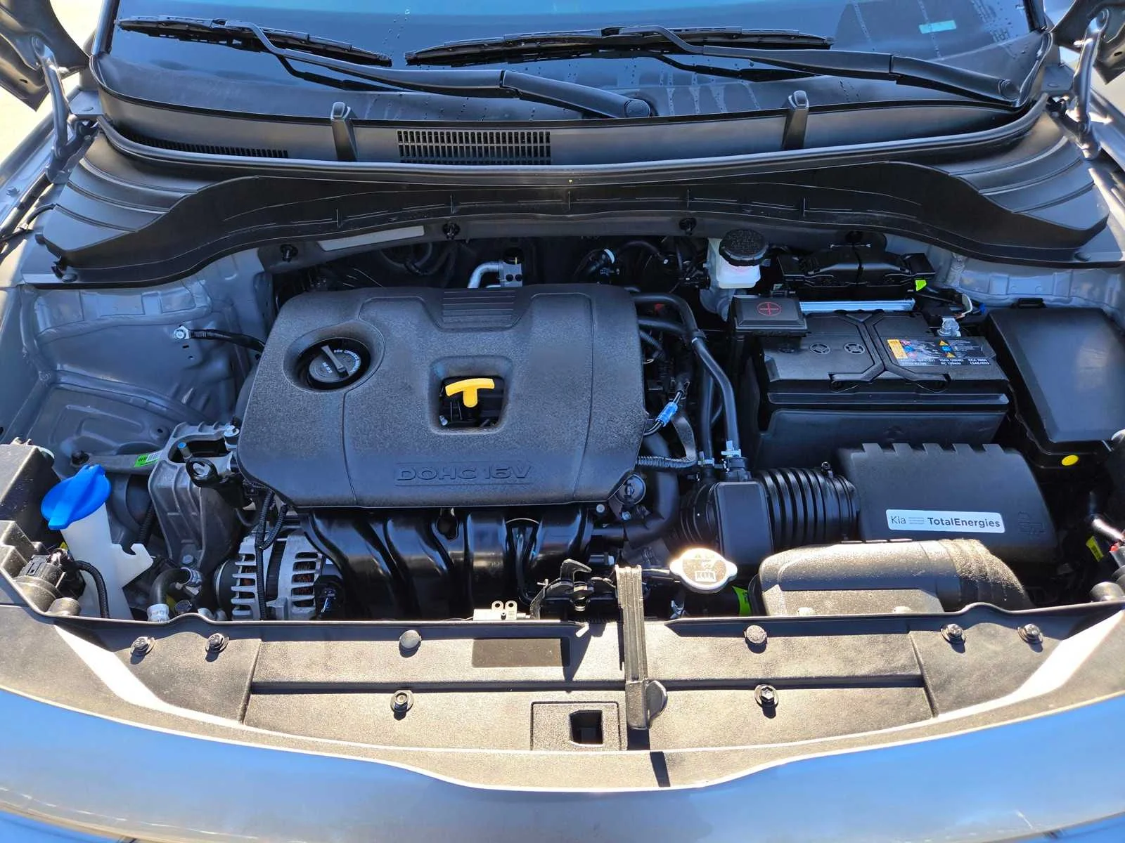 Used 2025  Kia LX image 27