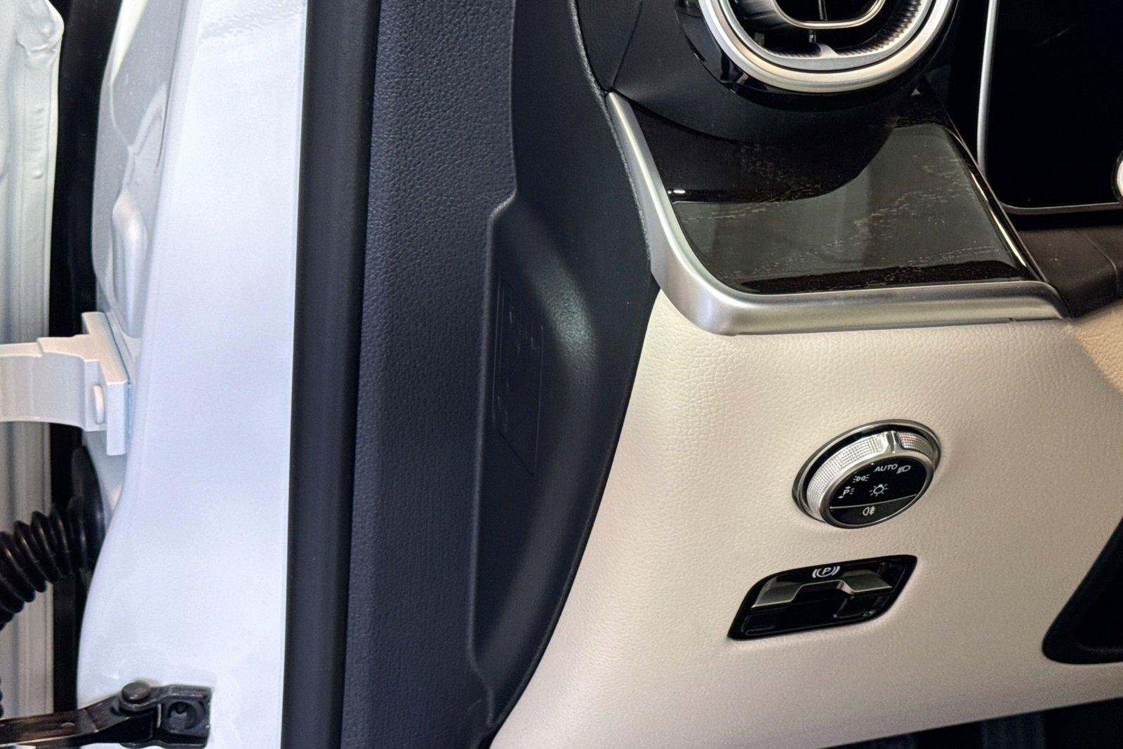New 2026 Polar White Mercedes-Benz GLC 300 image 10