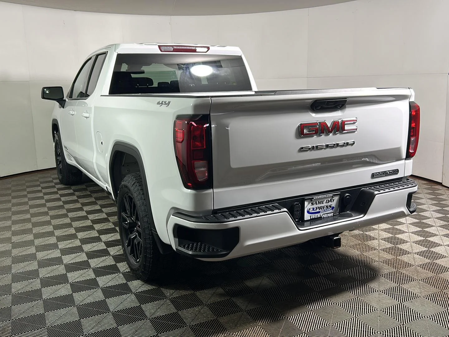 Used 2024 Summit White GMC Elevation image 7