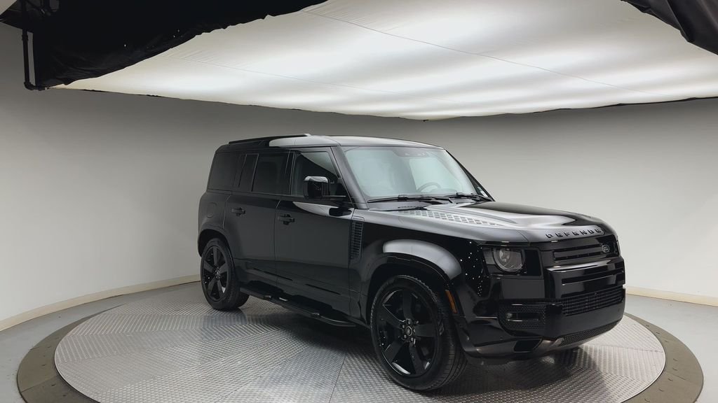 Used 2025 Santorini Black Metallic Land Rover X-Dynamic SE image 8