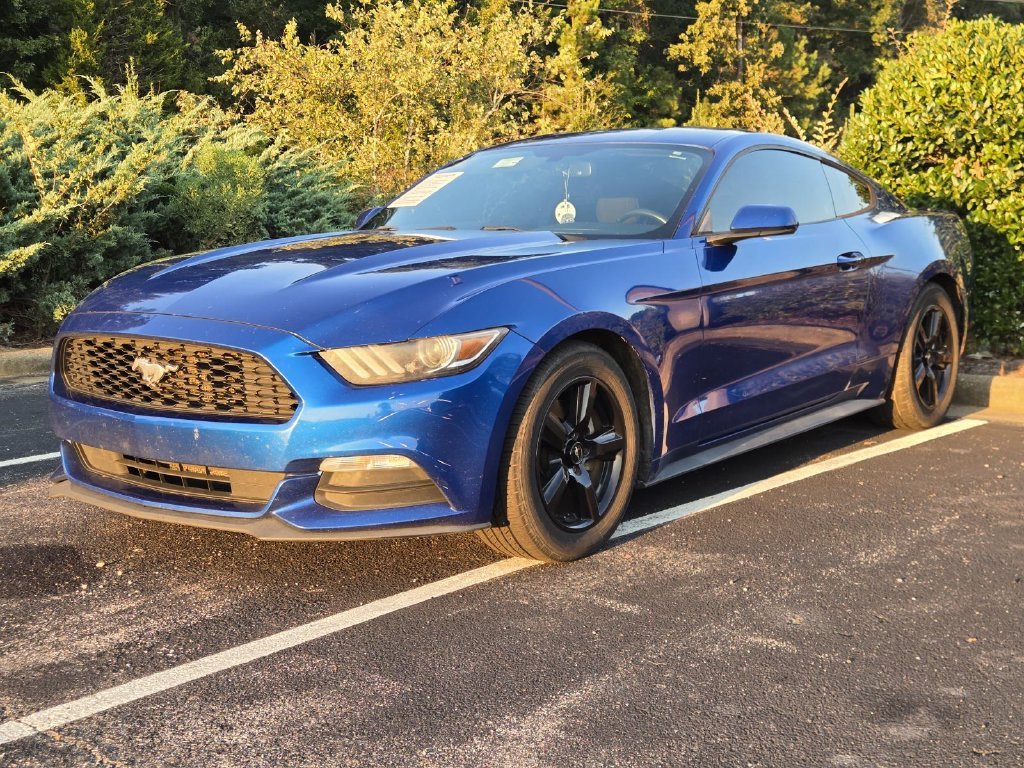 Used 2017 Blue Ford V6 image 3