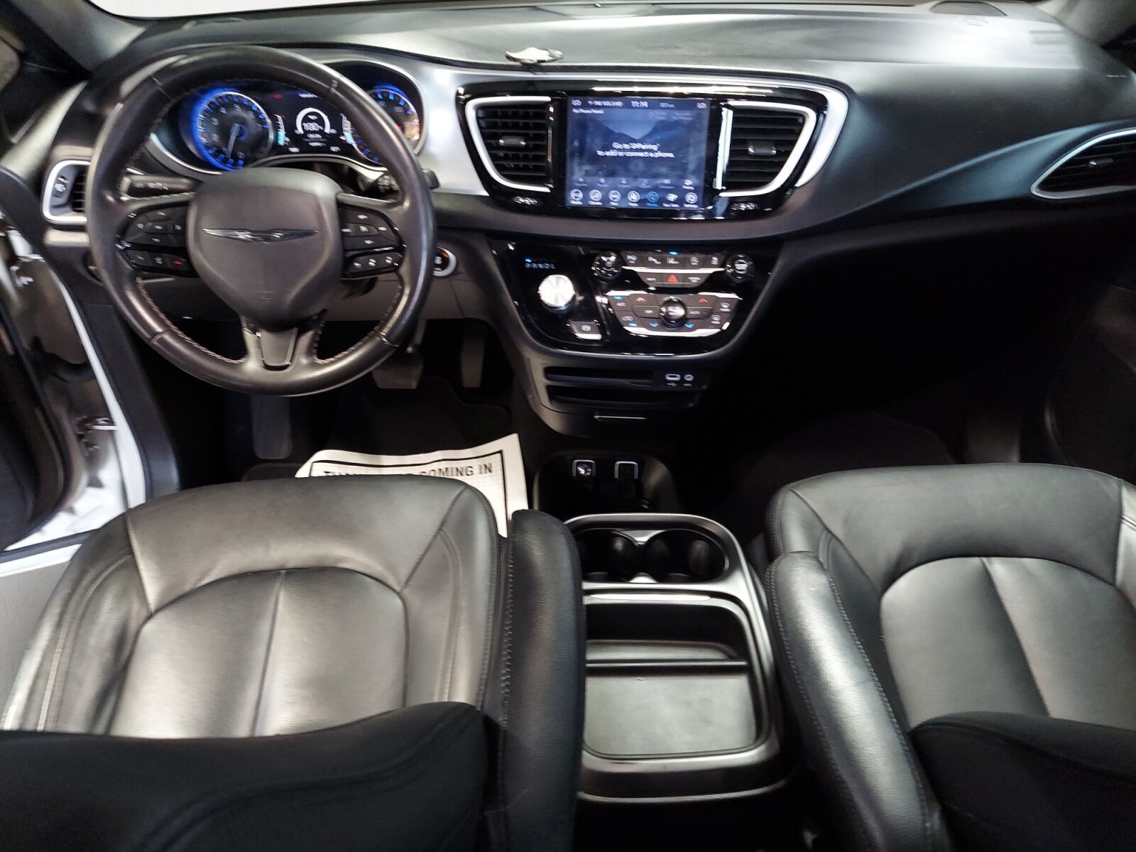 Used 2020 Luxury White Pearlcoat Chrysler Touring image 3