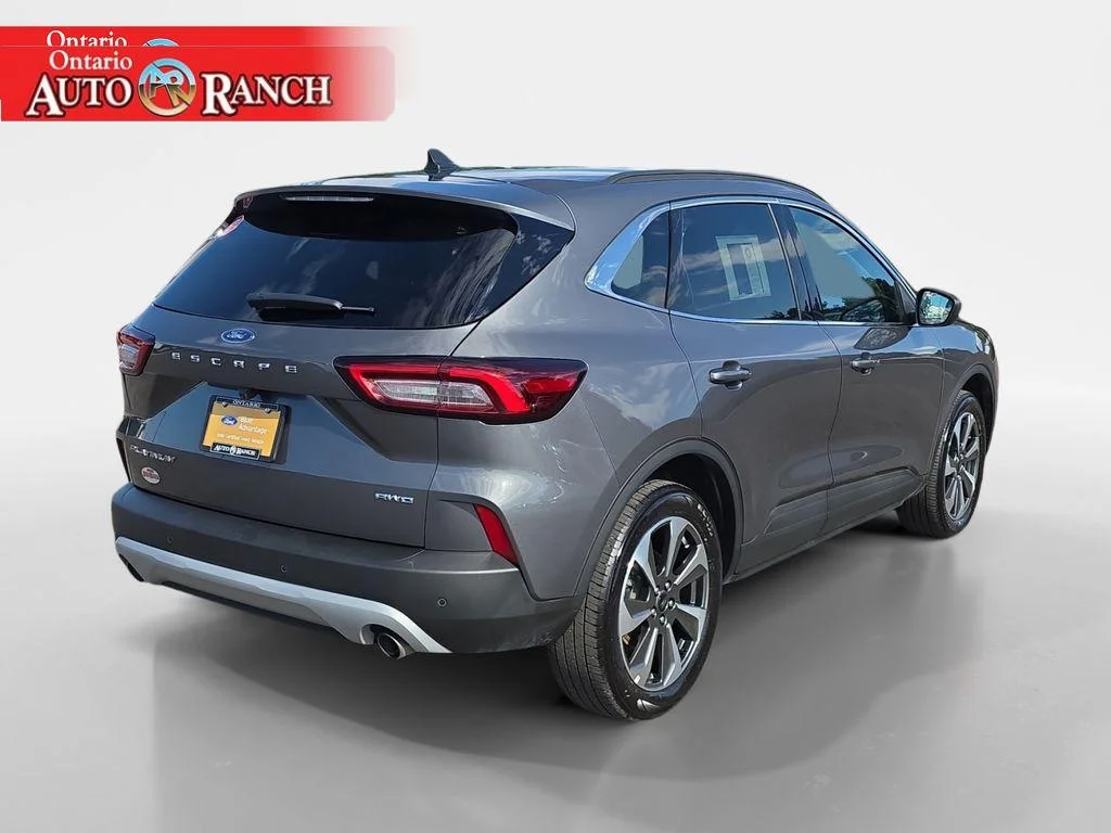 Used 2025 Carbonized Grey Metallic Ford Platinum image 5
