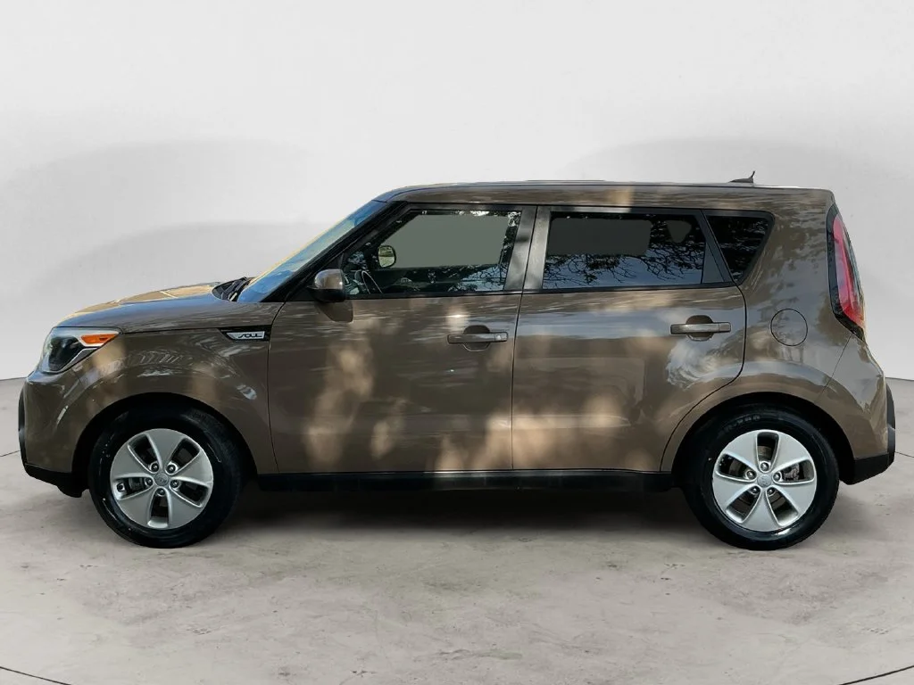 Used 2015 Brown Kia Base image 12