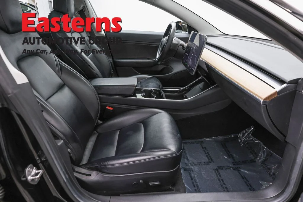 Used 2018 Black Tesla Long Range image 18