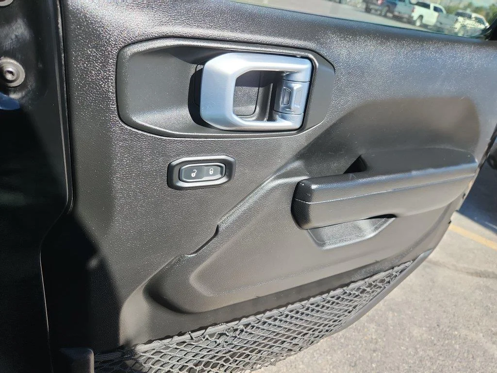 Used 2021 Black Clearcoat Jeep Unlimited Rubicon image 13