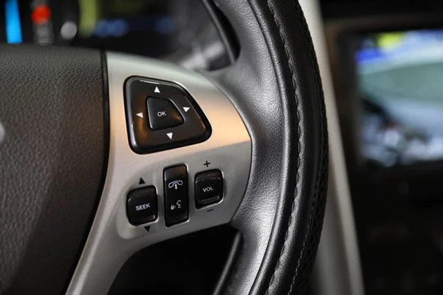 Used 2014 Silver Ford SEL image 7