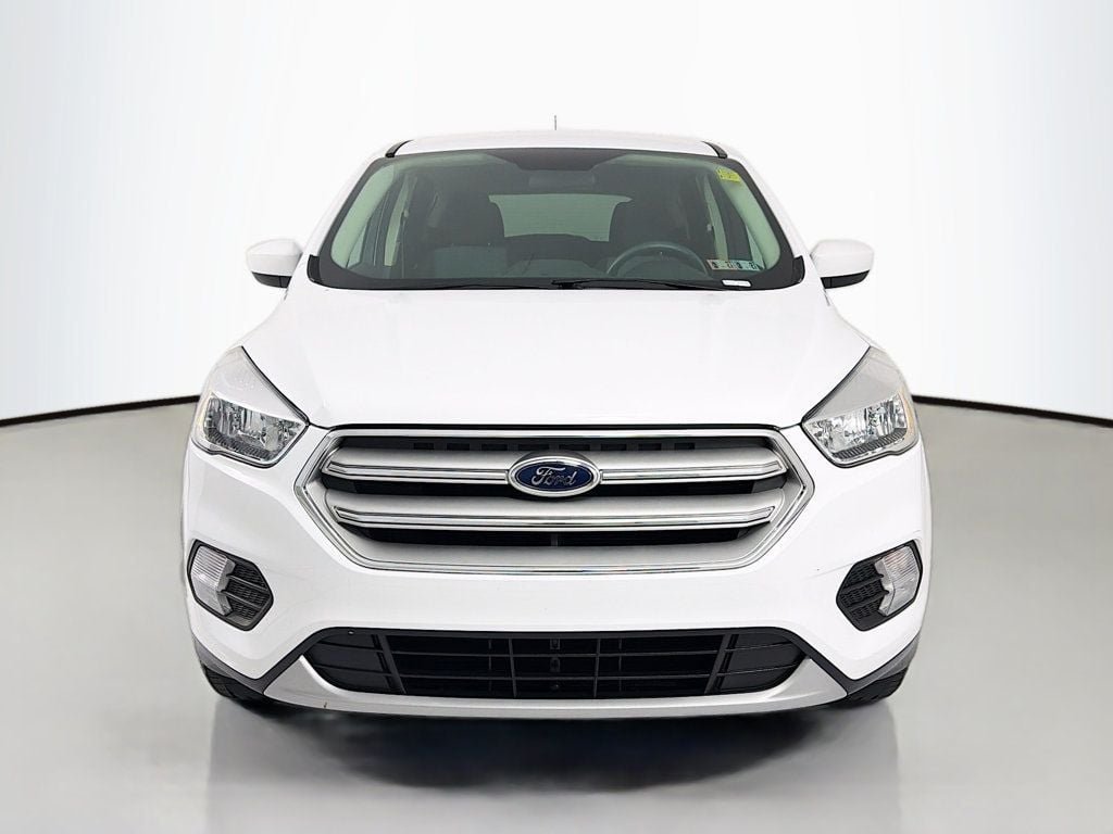 Used 2019 Ford Escape SE with VIN 1FMCU9GD5KUA01294 for sale in Lancaster, PA