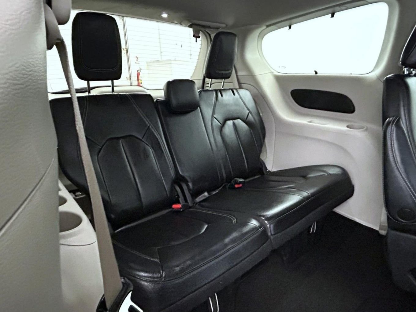 Certified Used 2022 White Chrysler Touring L image 18