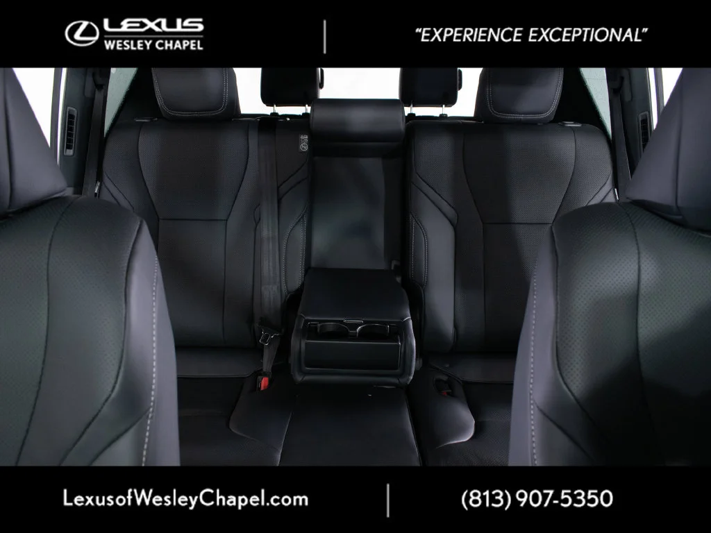 New 2026 Eminent White Pearl Lexus LX 700h LUXURY image 9