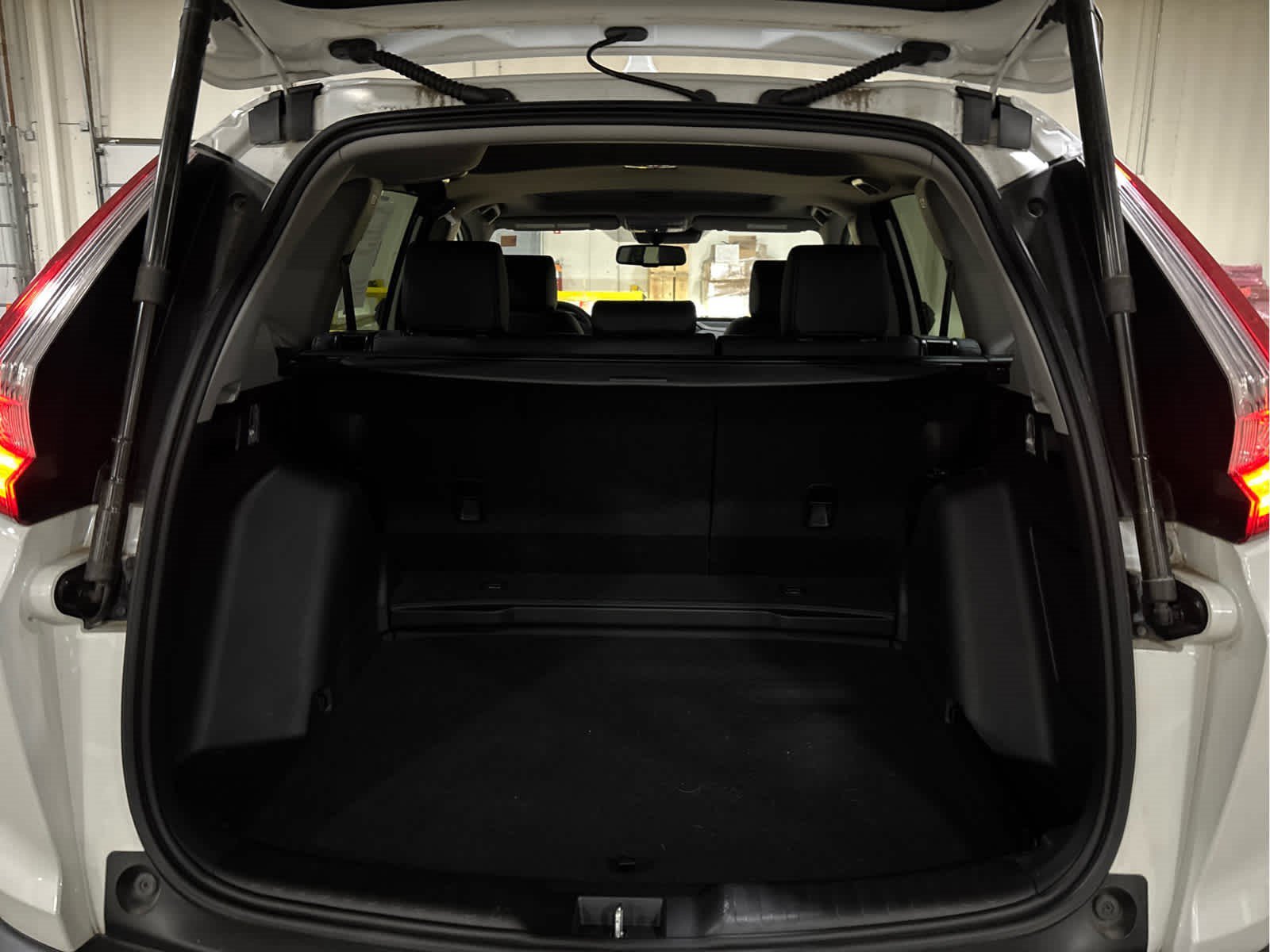 Used 2019 Platinum White Pearl Honda Touring image 7