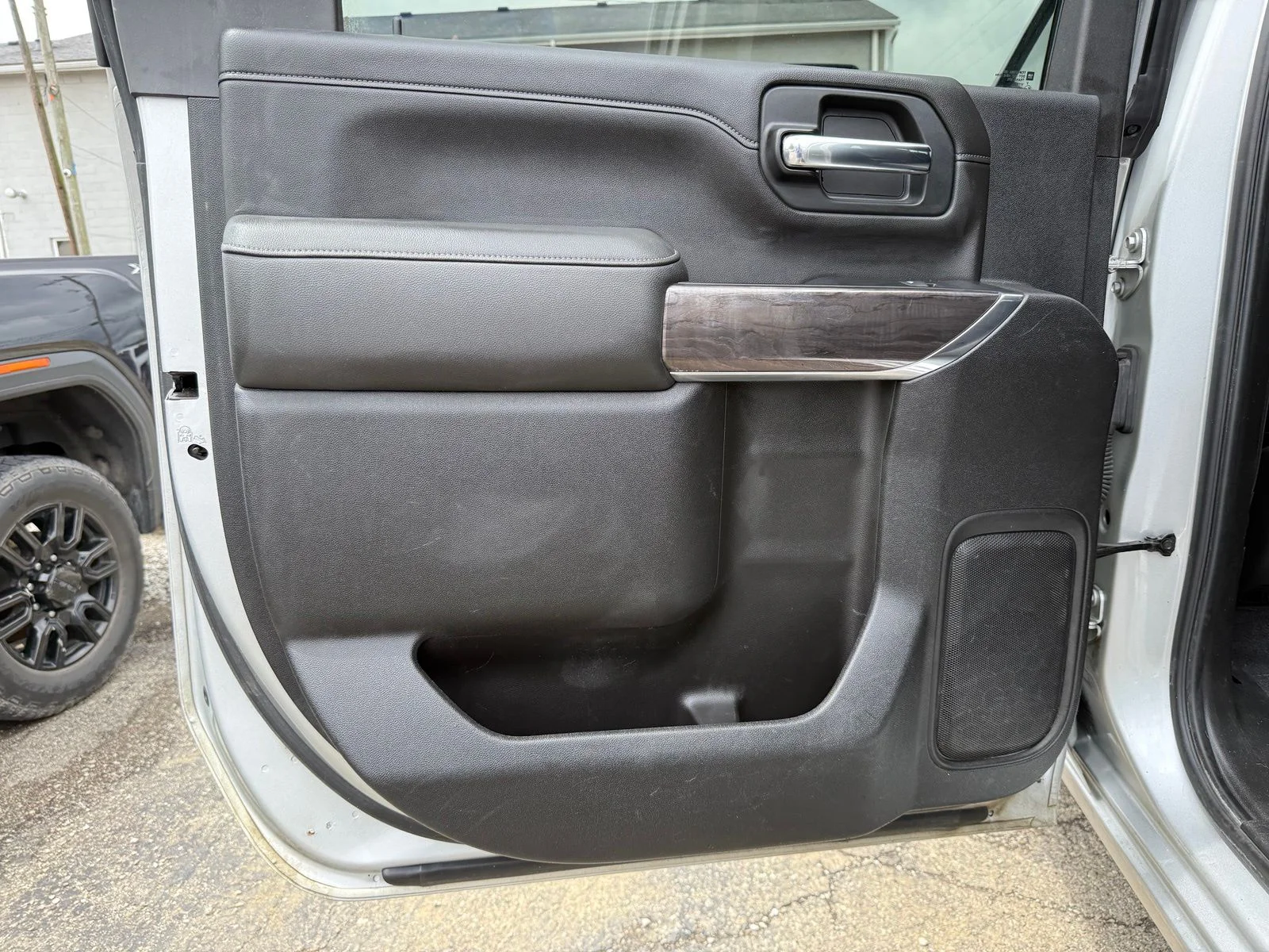 Used 2020 Silver Chevrolet LTZ image 23