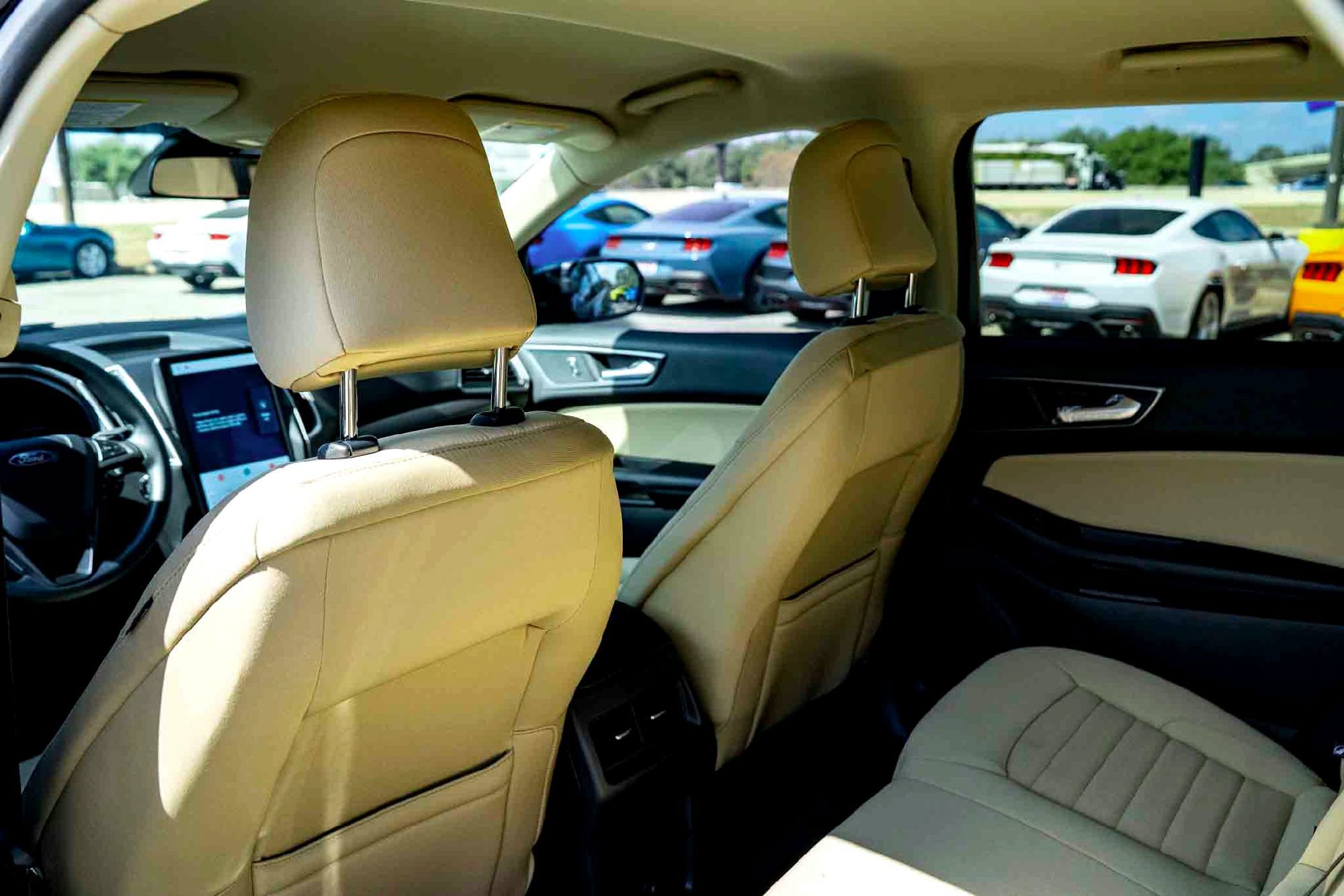 New 2024 Agate Black Metallic Ford SE image 24