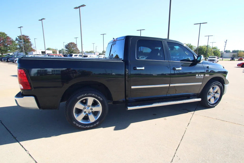 Used 2018 Brilliant Black Crystal Pearlcoat Ram Big Horn image 5