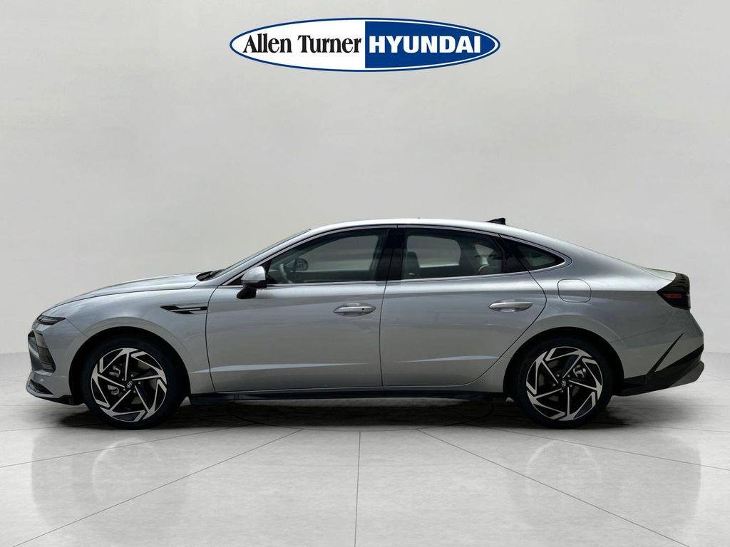 New 2026 Aero Silver Hyundai SEL Sport image 4