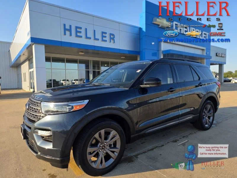 Used 2022 Blue Metallic Ford XLT image 1