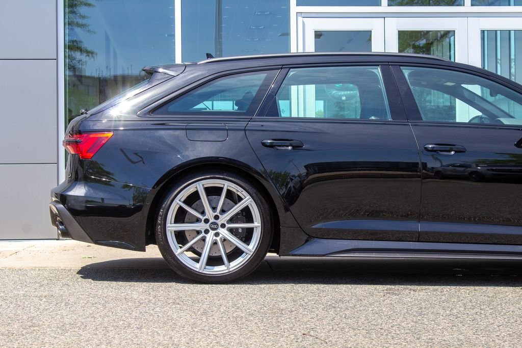 Used 2024 Mythos Black Metallic Audi 4.0T image 6