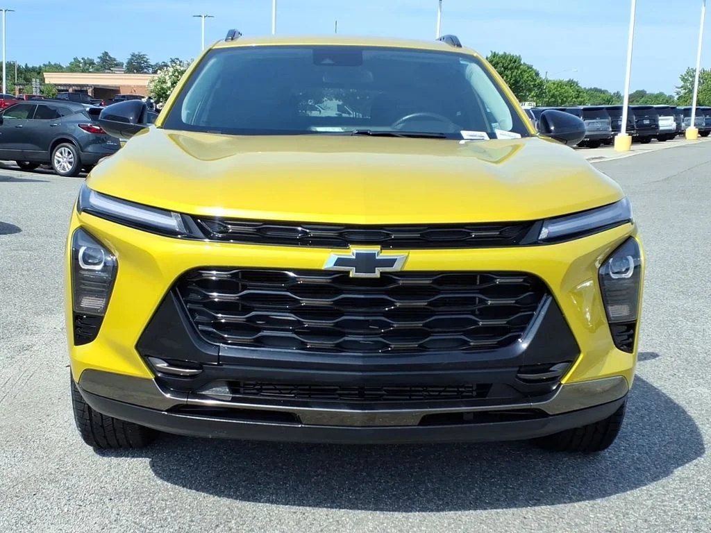 Used 2024 Yellow Chevrolet ACTIV image 28