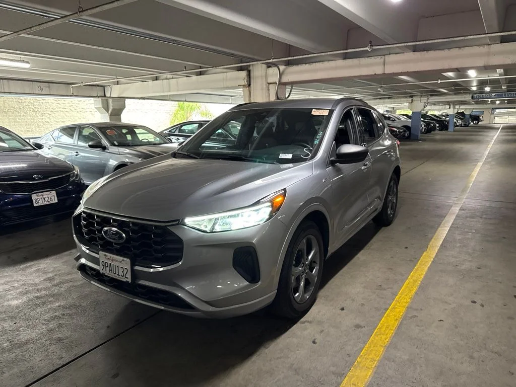 2024 Ford Escape ST-Line FWD Hybrid's photo