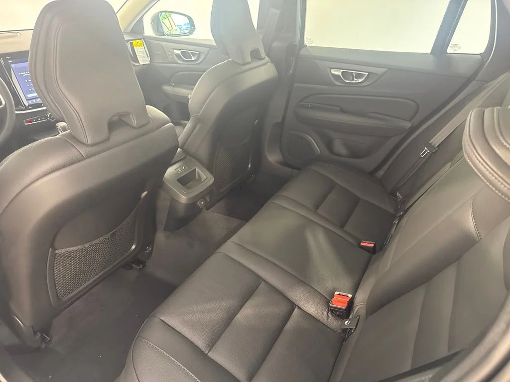 New 2026 Onyx Black Metallic Volvo B5 Plus image 21