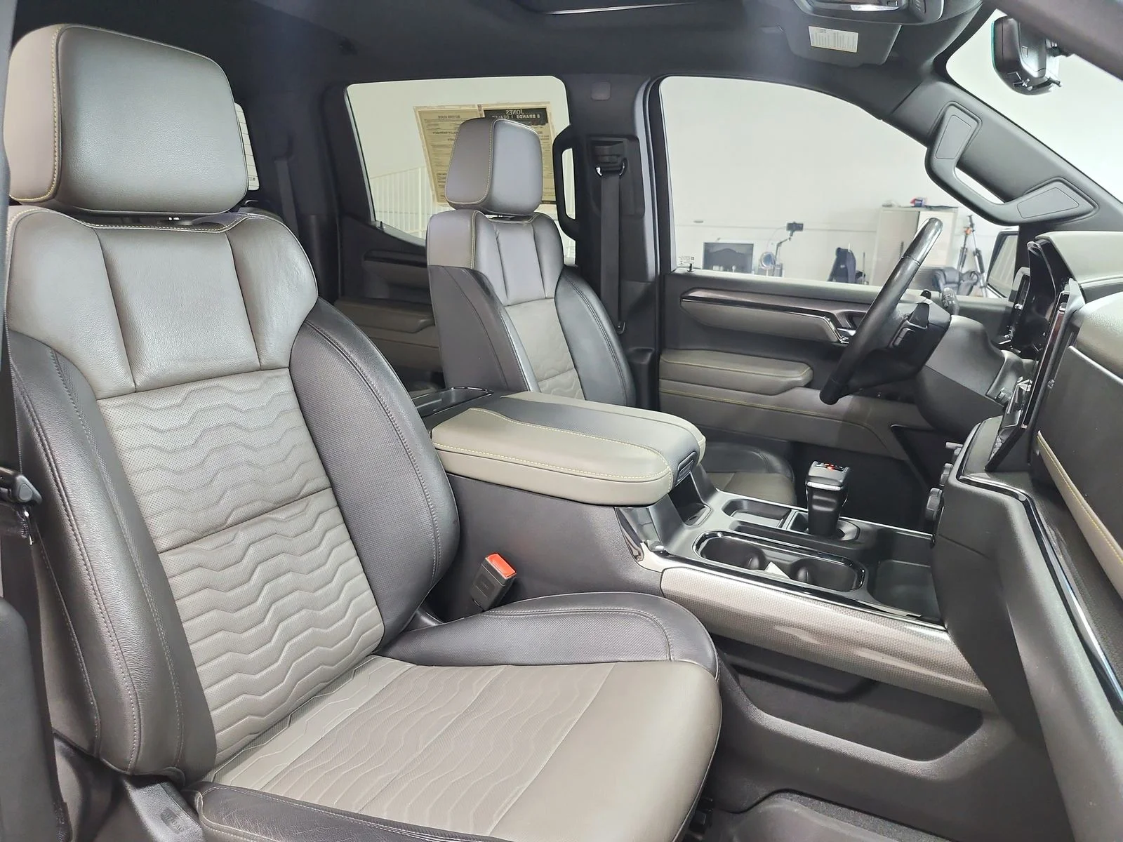Used 2023  Chevrolet ZR2 image 45
