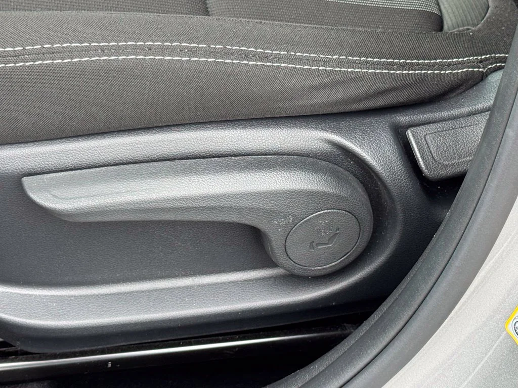 Used 2024 Silver Hyundai SEL image 19