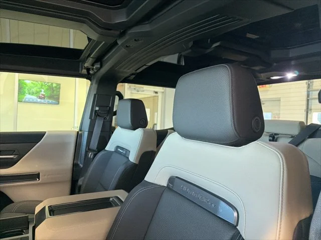 2026 GMC HUMMER EV 2X - Photo 17