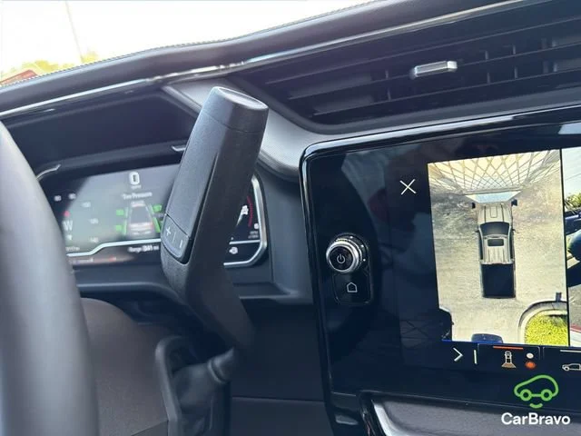 Certified Used 2025 Summit White GMC Denali image 25