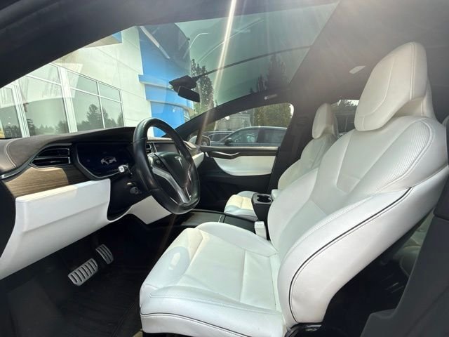 Used 2016 Solid White Tesla  image 5