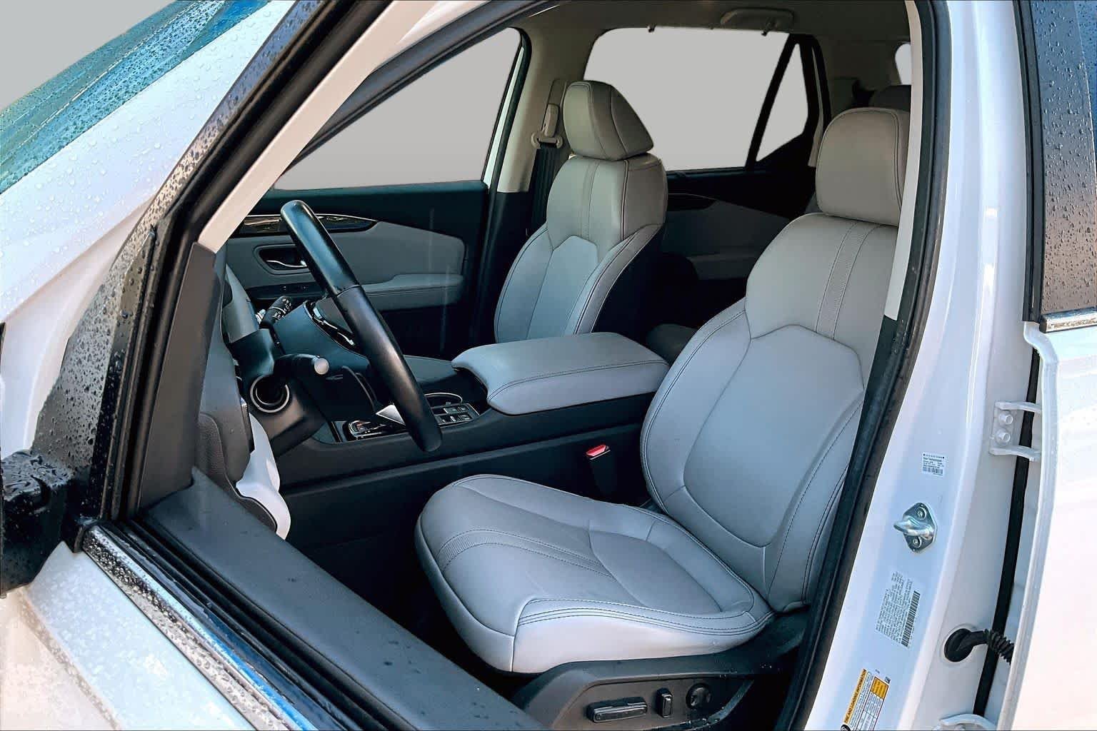Used 2025 Platinum White Pearl Honda EX-L image 8