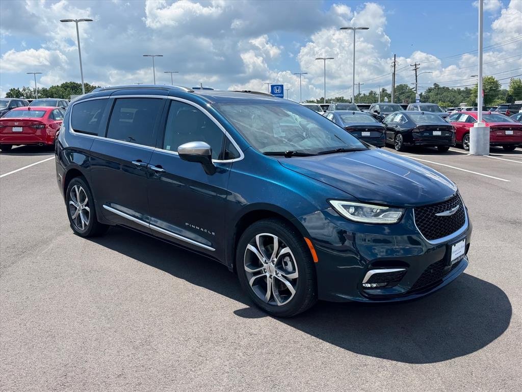 Used 2021 Fathom Blue Pearlcoat Chrysler Pinnacle image 10