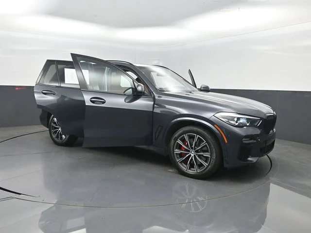 Used 2021 Gray BMW xDrive40i image 41