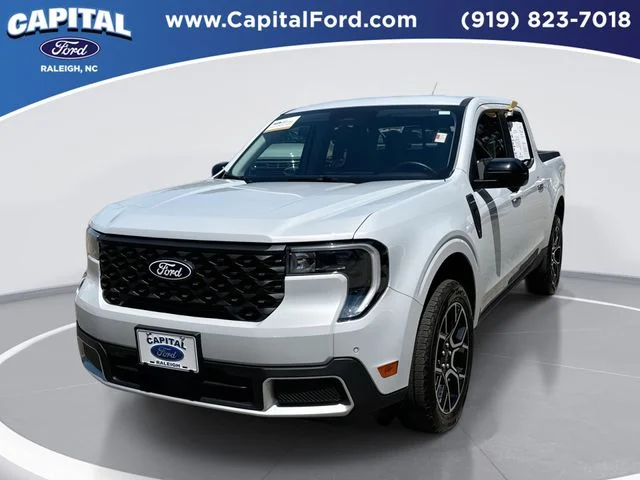 Used 2025 White Ford Lariat image 1
